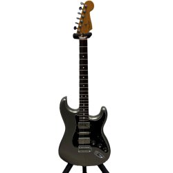 (BRUGT) Fender Blacktop Stratocaster HSH Titanium Silver